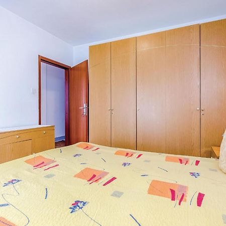 Beautiful Apartment In Novi Vinodolski Exterior foto