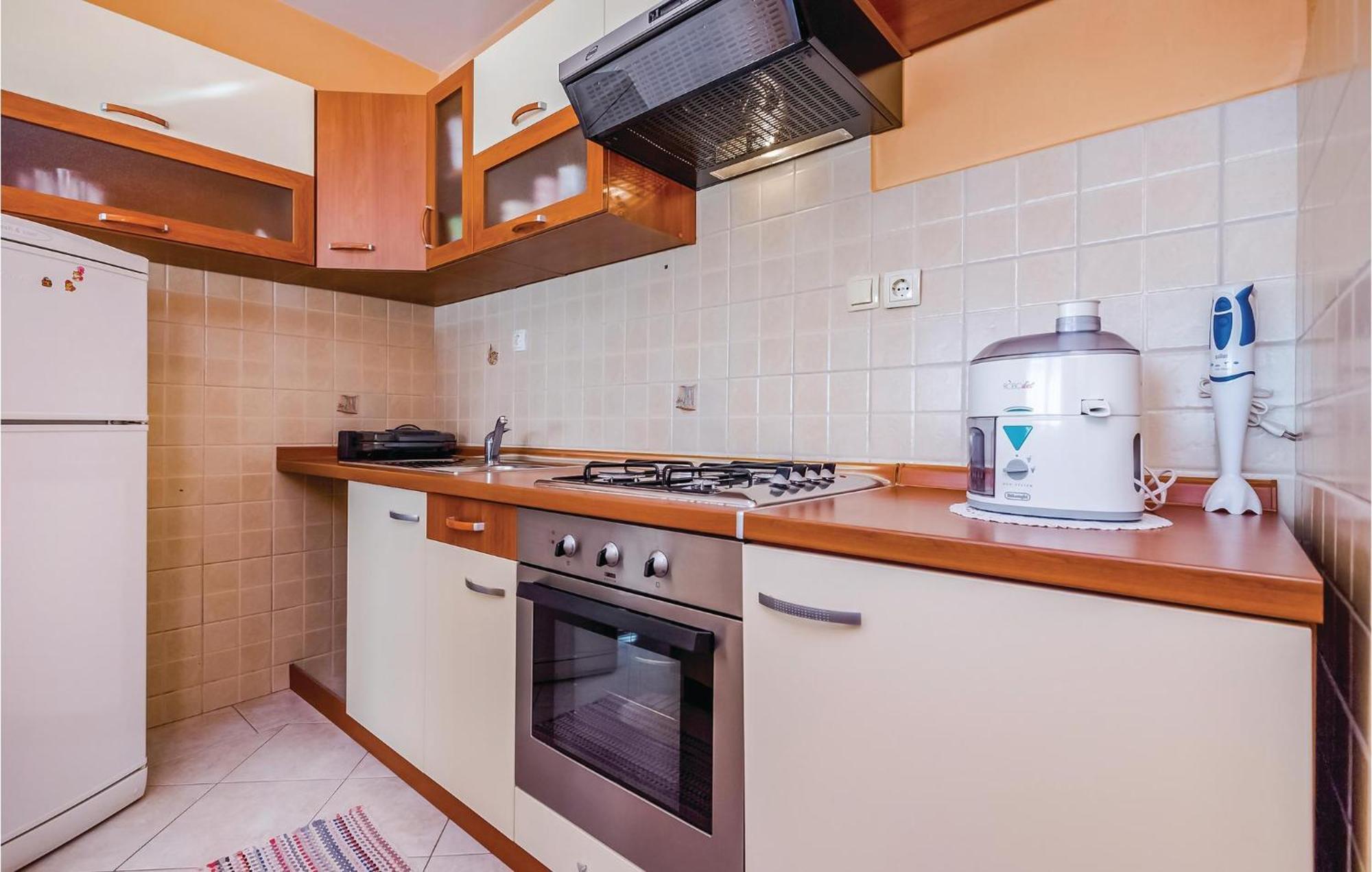 Beautiful Apartment In Novi Vinodolski Exterior foto
