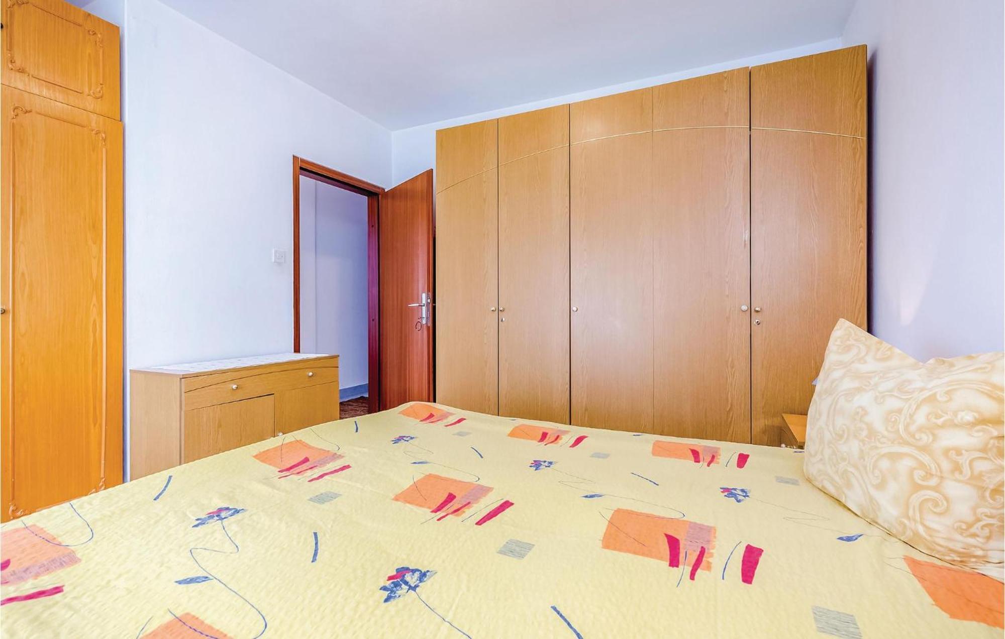 Beautiful Apartment In Novi Vinodolski Exterior foto