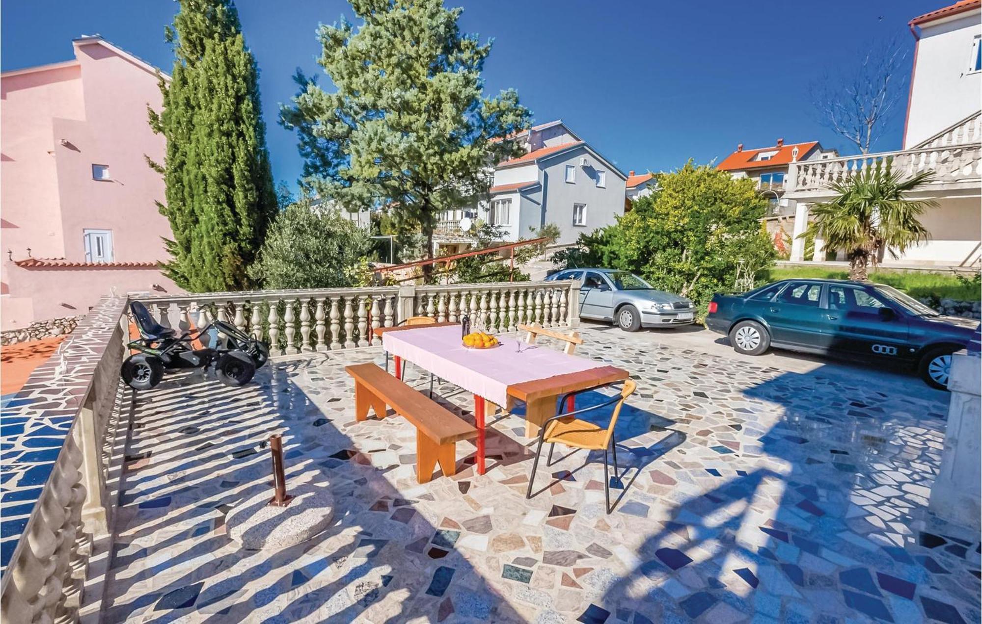 Beautiful Apartment In Novi Vinodolski Exterior foto