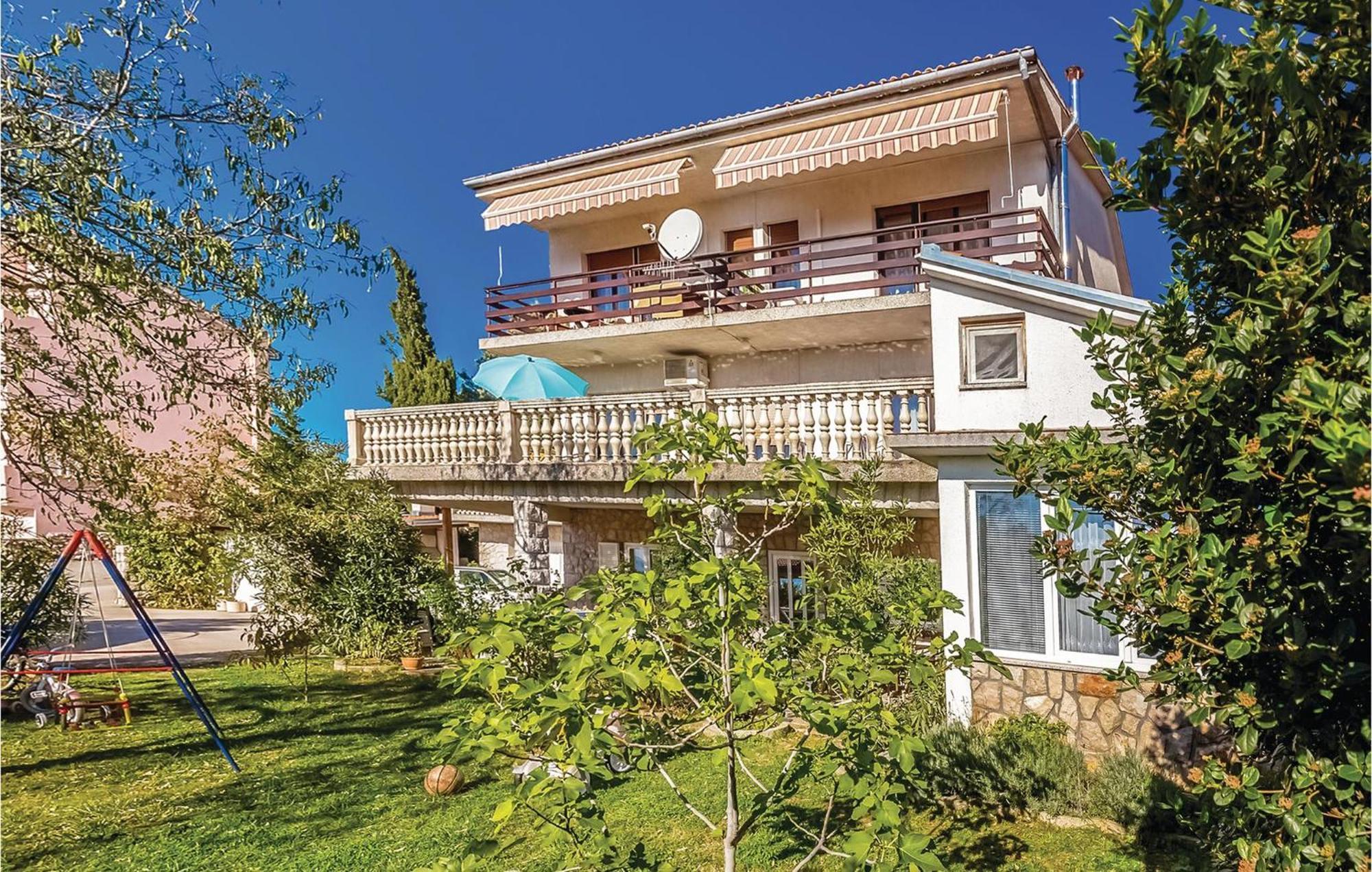 Beautiful Apartment In Novi Vinodolski Exterior foto