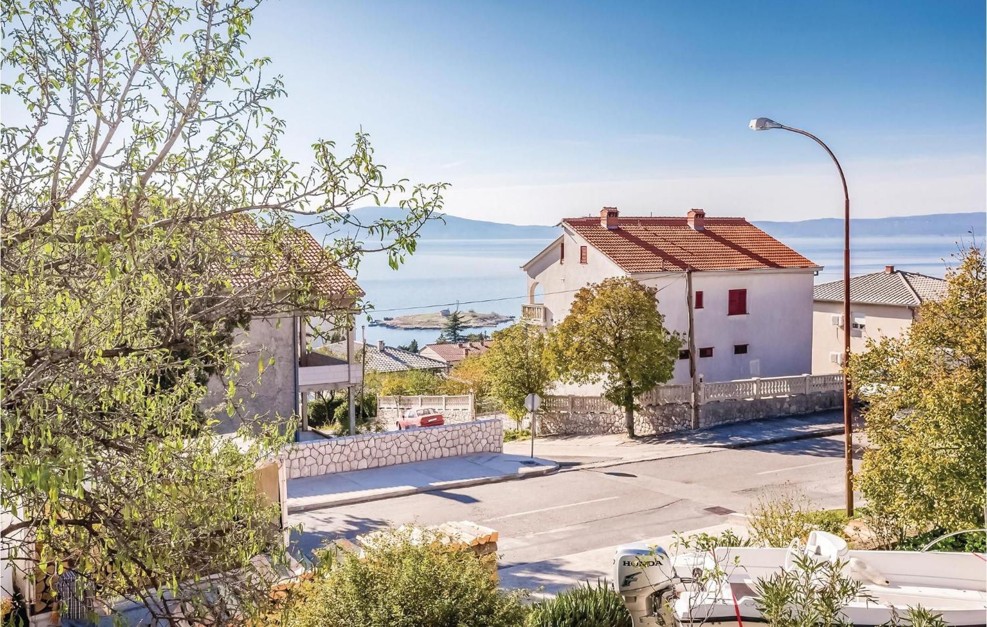 Beautiful Apartment In Novi Vinodolski Exterior foto